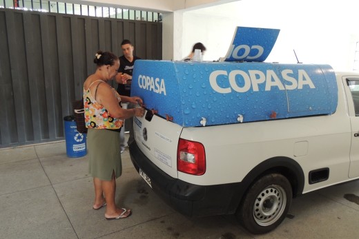 A Copasa também colaborou com a força tarefa de vacinação disponibilizando um carro de água