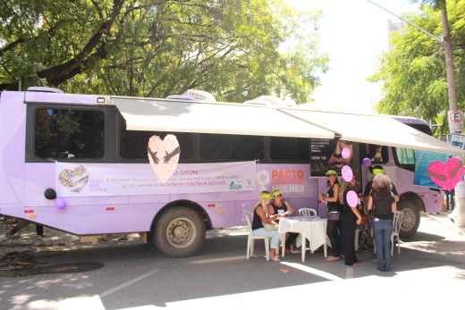 ônibus lilás - Base Móvel de atendimento ao público