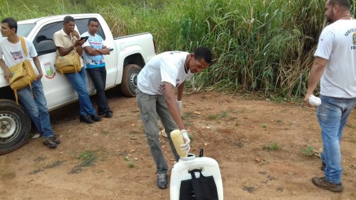 Agentes realizaram um mutirão de limpeza no combate ao Aedes Aegypti (3)