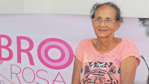 A feirante Estela Gomes ficou muito satisfeita com o atendimento nos exames realizados